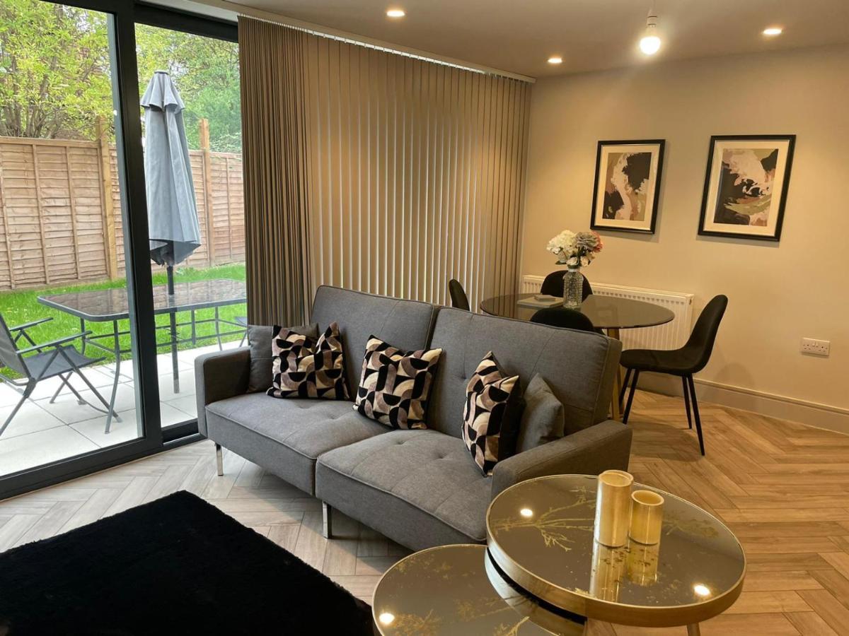 Wimbledon Luxury 3Bedroom Apartment Raynes Park Buitenkant foto