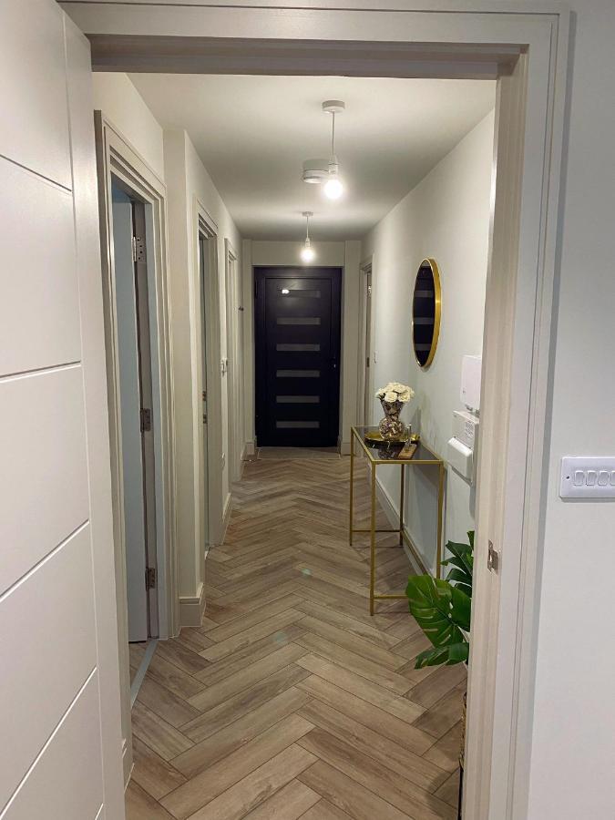 Wimbledon Luxury 3Bedroom Apartment Raynes Park Buitenkant foto