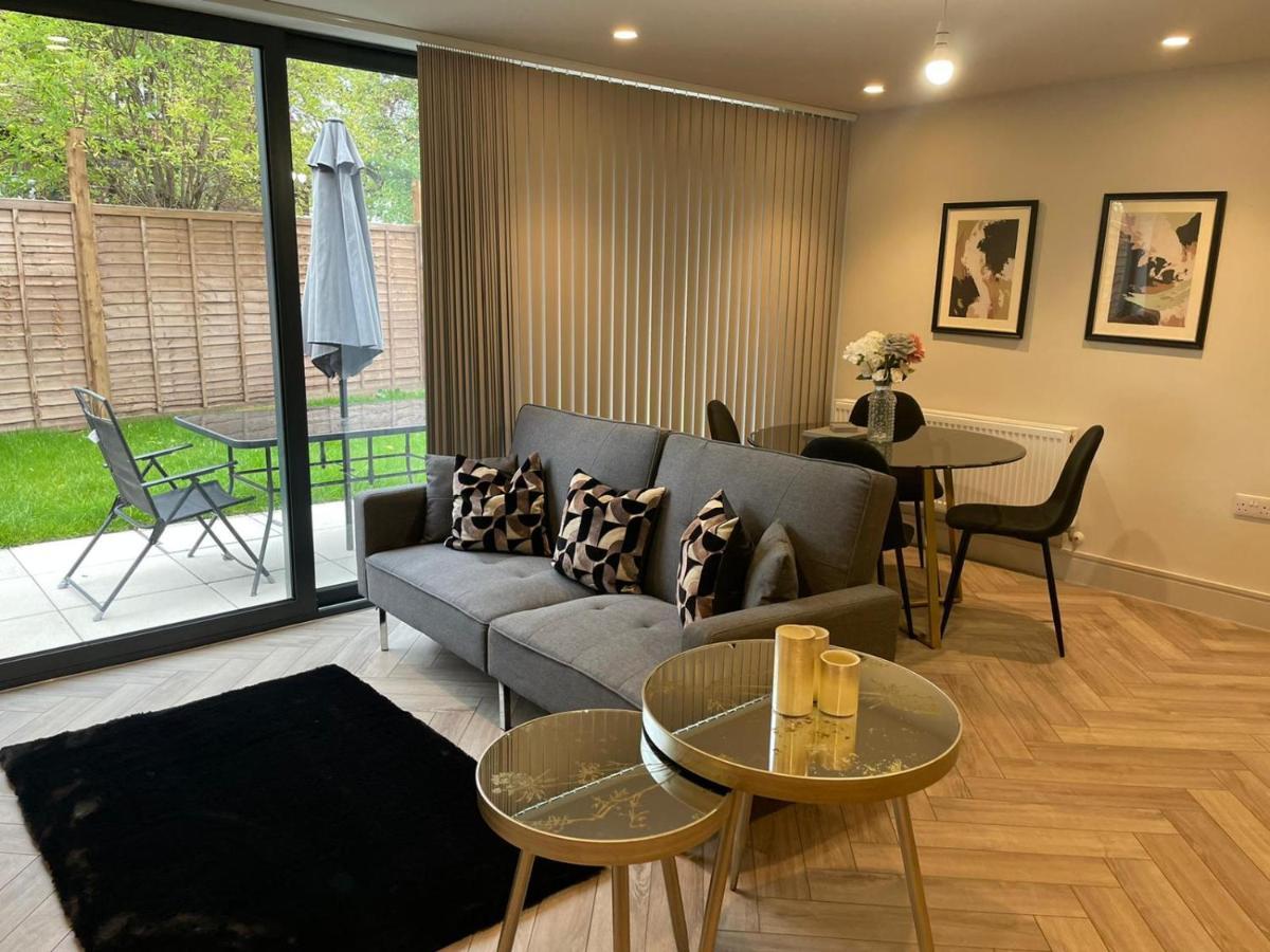 Wimbledon Luxury 3Bedroom Apartment Raynes Park Buitenkant foto