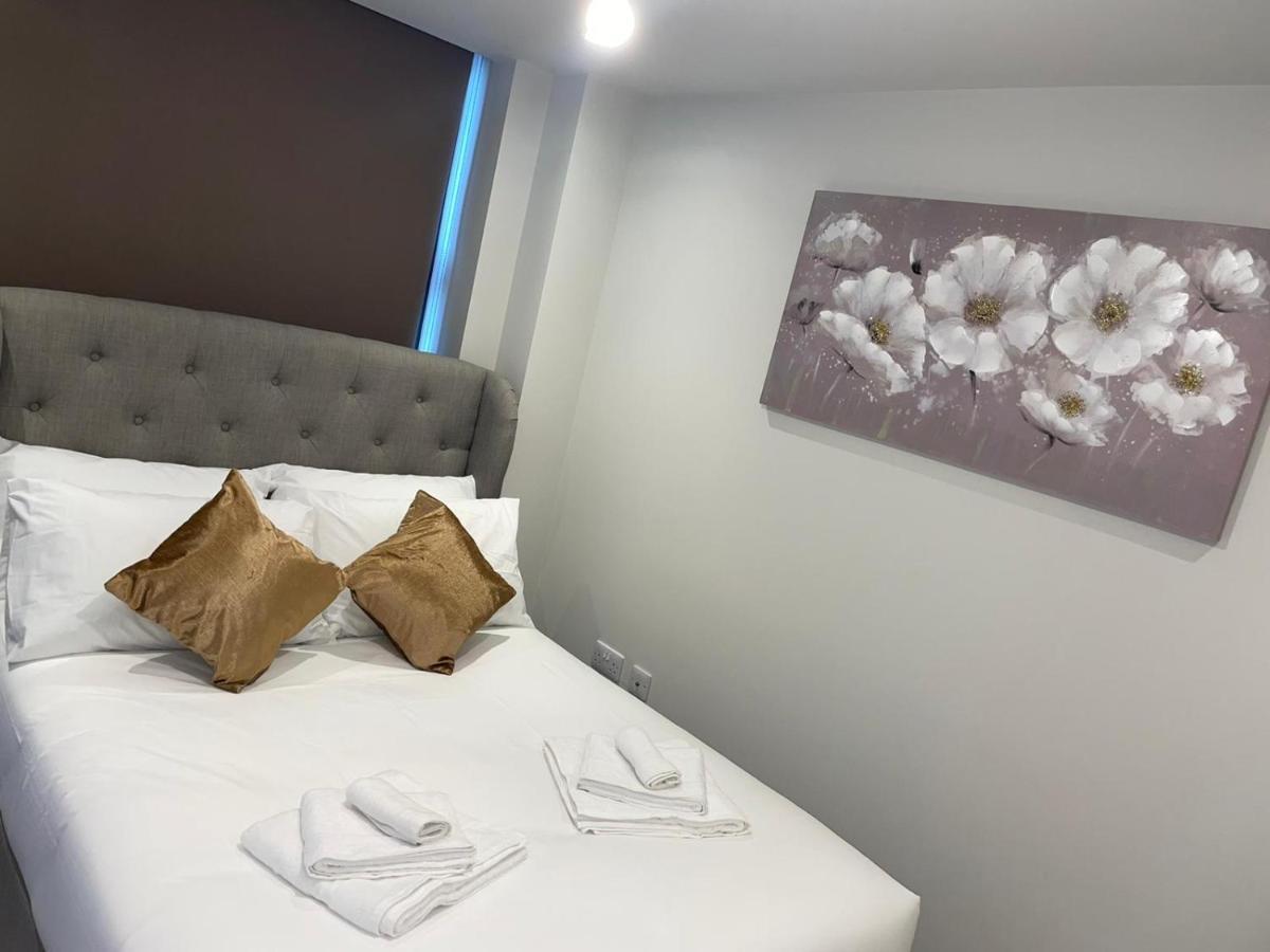Wimbledon Luxury 3Bedroom Apartment Raynes Park Buitenkant foto
